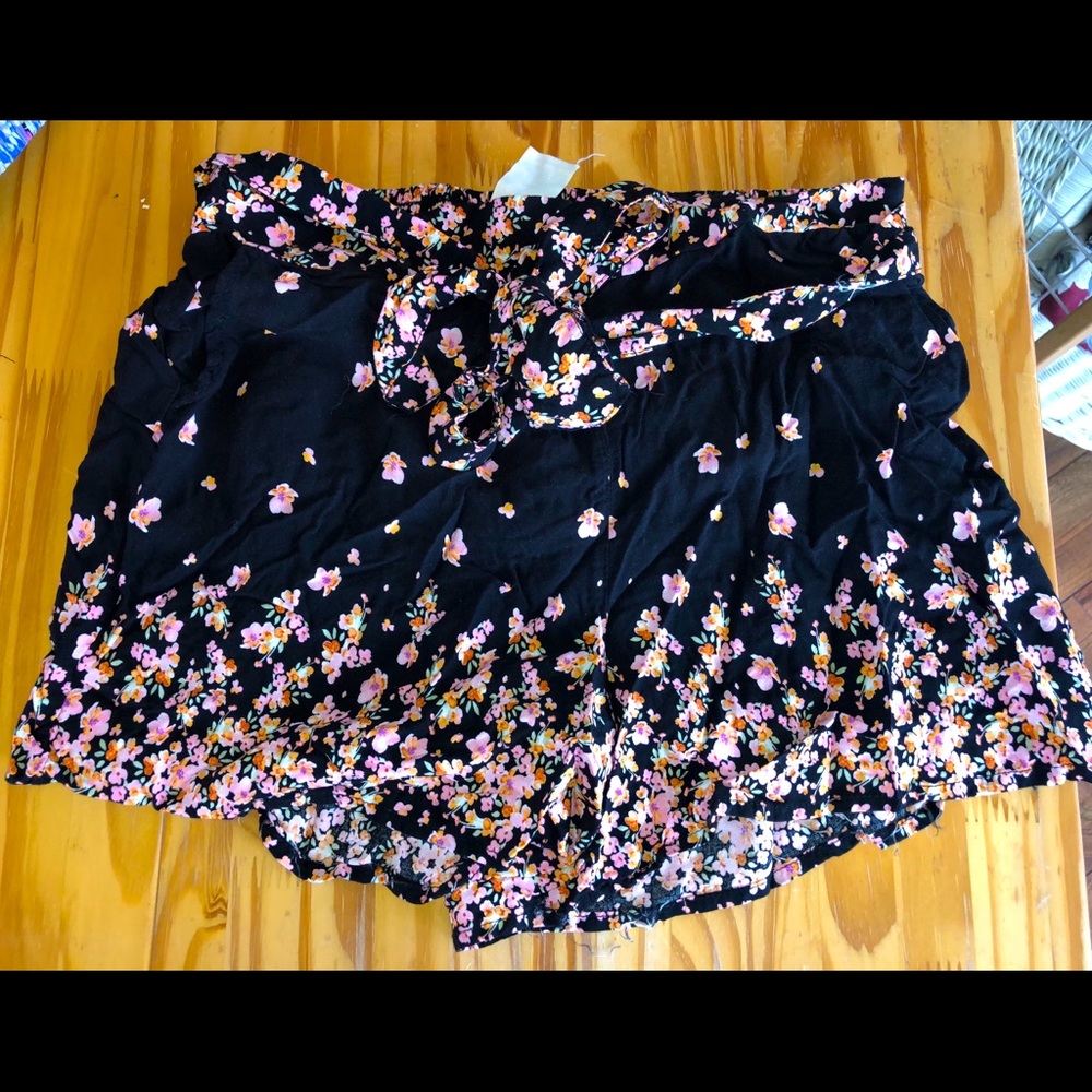 Flowy floral shorts